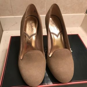 Tan Seychelles size 8 shoes